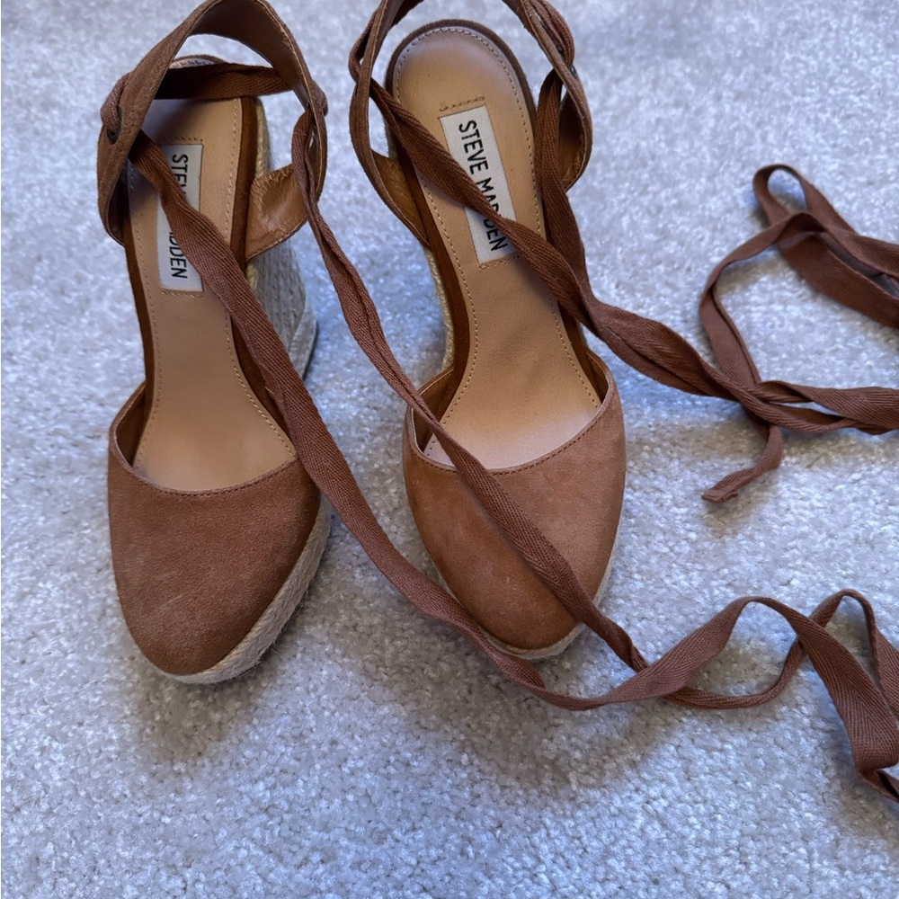 Steve Madden Tan Espadrille Wedges